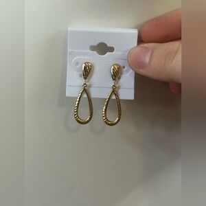 Vintage 14K Yellow Gold Ladies hammered loop dangle Stud Earrings